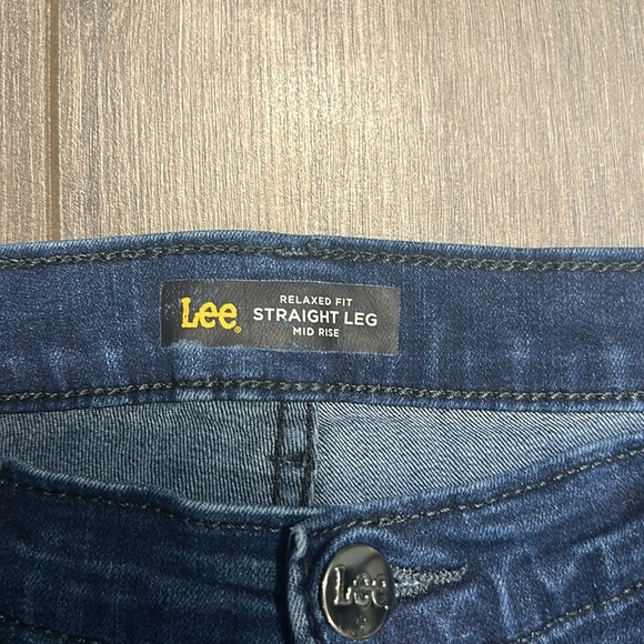Lee Relaxed Fit Straight Leg Mid Rise - Picture 2 of 3